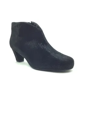 David Tate Women's Booties Black Suede Almond Toe Size: 10WW