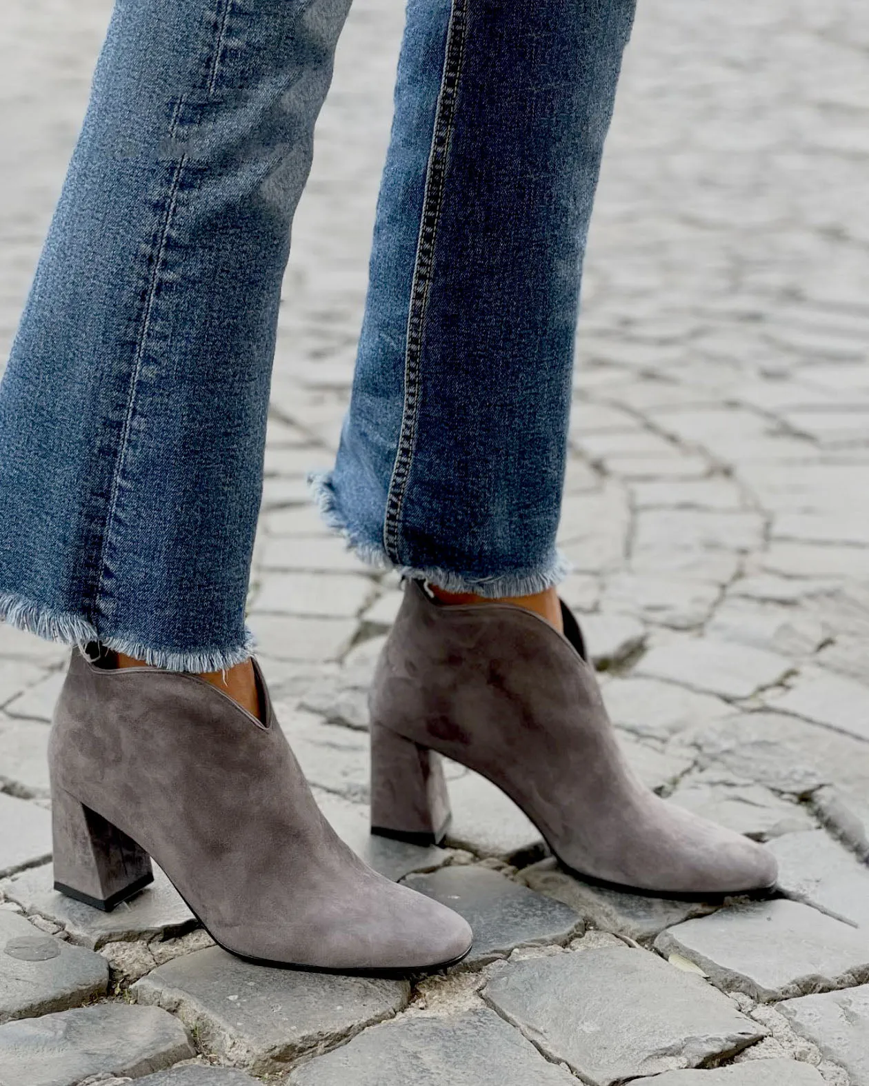 elveswallet Elegant high heel round toe suede low boots